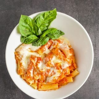 Classic Pomodoro Baked Rigatoni